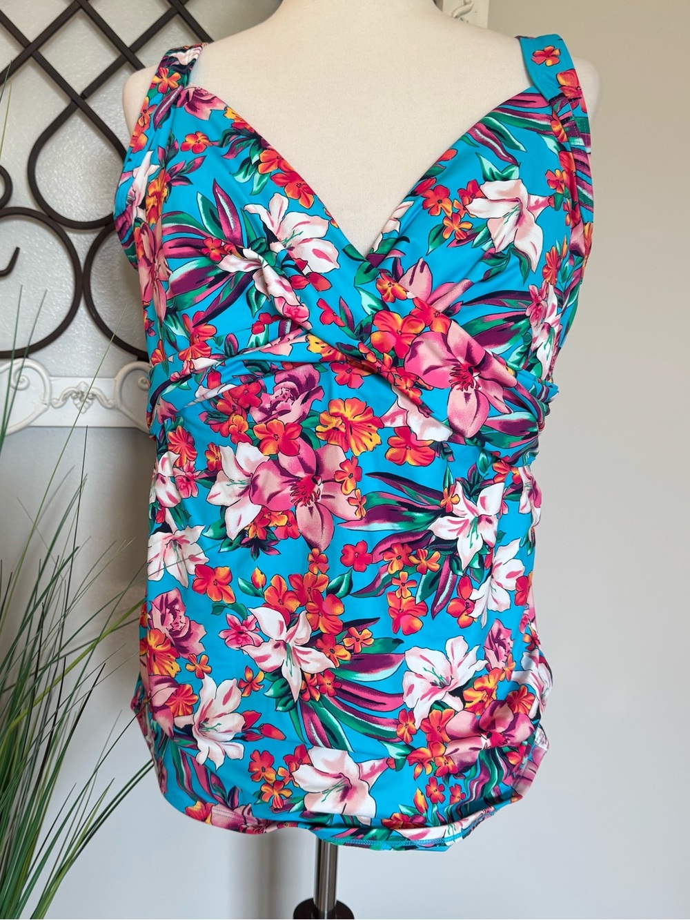 NWT LANDS’ END 16 DDD Cup Tropical Blue Tankini Swimsuit Top with Underwire